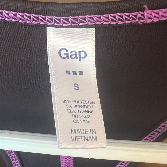 GAP Women’s Black and Purple Racerback Exercise Tank Size Small Athleisure Run - Picture 2 of 4